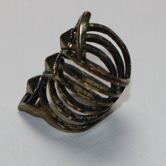 Ring - Picture 2 of 2